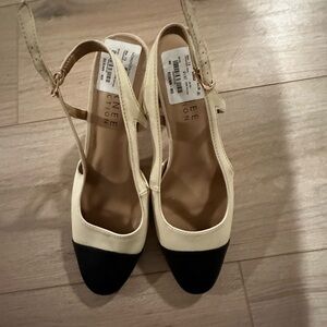 NWT Journee Collection Black and Cream Heels